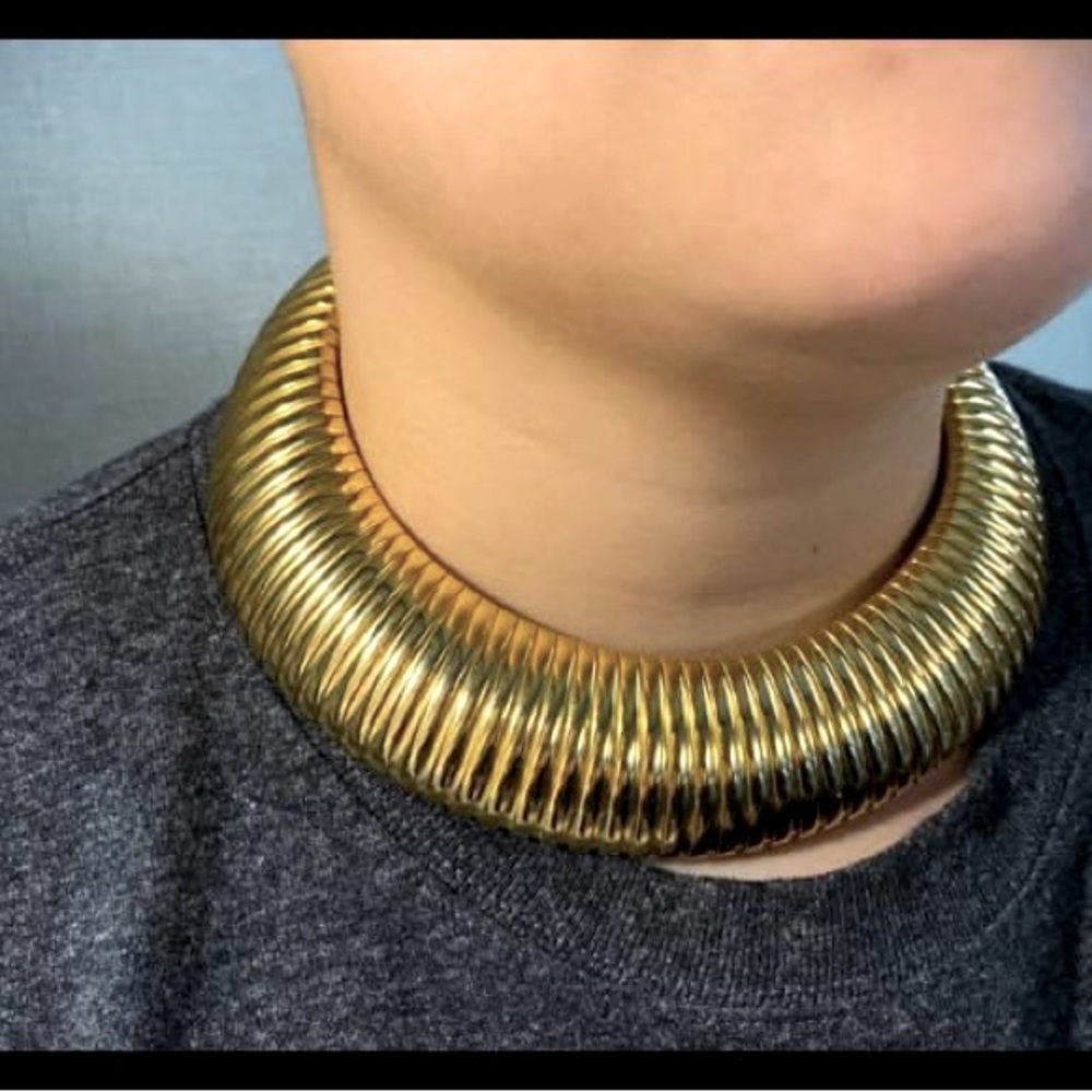 color gold  choker very good shape!